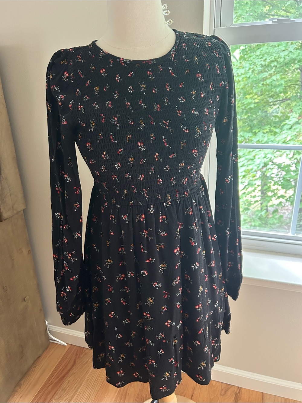 American Eagle Outfitters Black Floral Smocked Long-Sleeve Dress